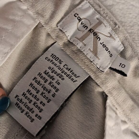 Calvin Klein Jeans Women's Beige Shorts - Picture 4 of 6